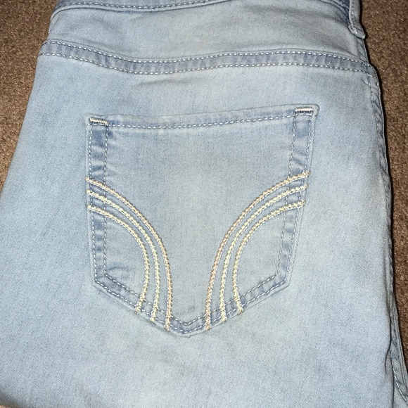 Hollister NWOT Light Wash Jean Leggings (size 7R) - Picture 6 of 6